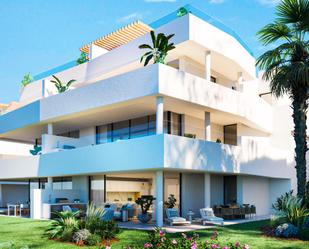 Vista exterior de Apartament en venda en Estepona amb Aire condicionat, Jardí privat i Terrassa
