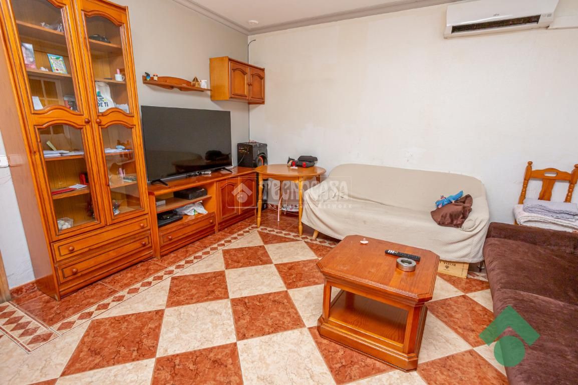 Living room of Single-family semi-detached for sale in Algeciras  with Terrace