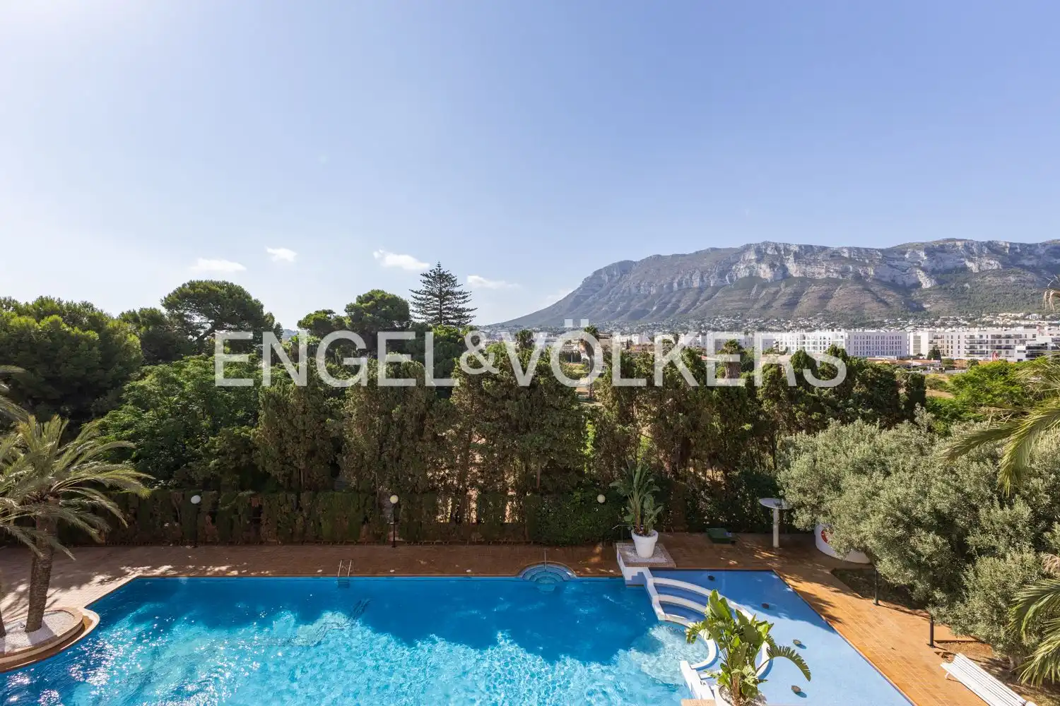 Swimming pool of Flat for rent in Dénia  with Air Conditioner, Heating and Parquet flooring