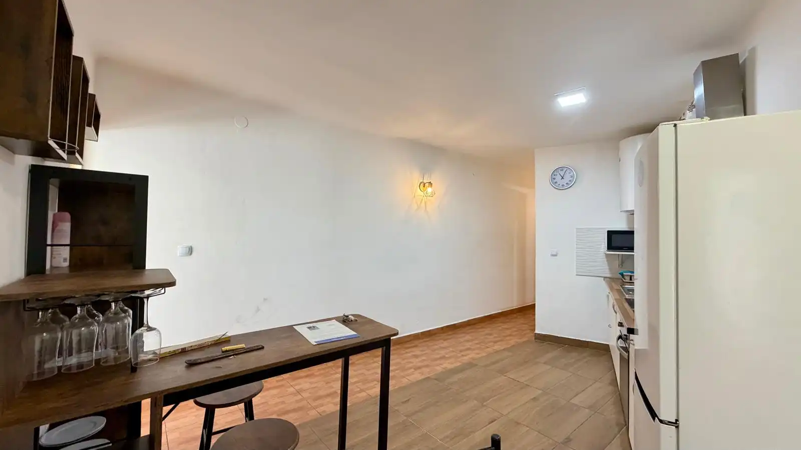 Cocina de Piso en venta en L'Hospitalet de Llobregat con Terraza y Trastero