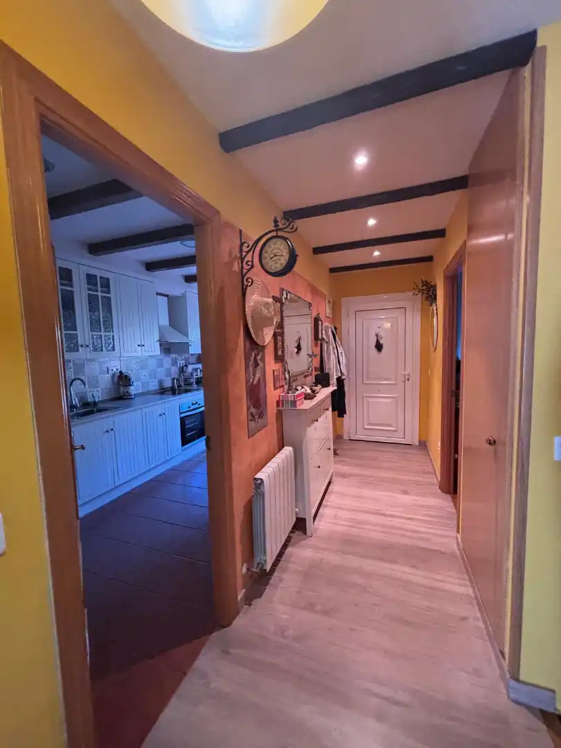 Cuina de Casa adosada en venda en Morcín amb Calefacció, Jardí privat i Parquet