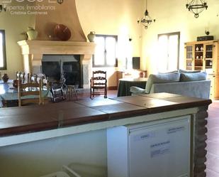 Wohnzimmer von Country house zum verkauf in El Pedroso mit Abstellraum, Schwimmbad und Möbliert