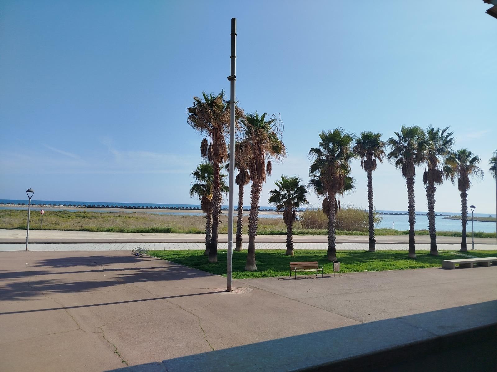 Vista exterior de Pis en venda en Cubelles amb Calefacció, Jardí privat i Terrassa