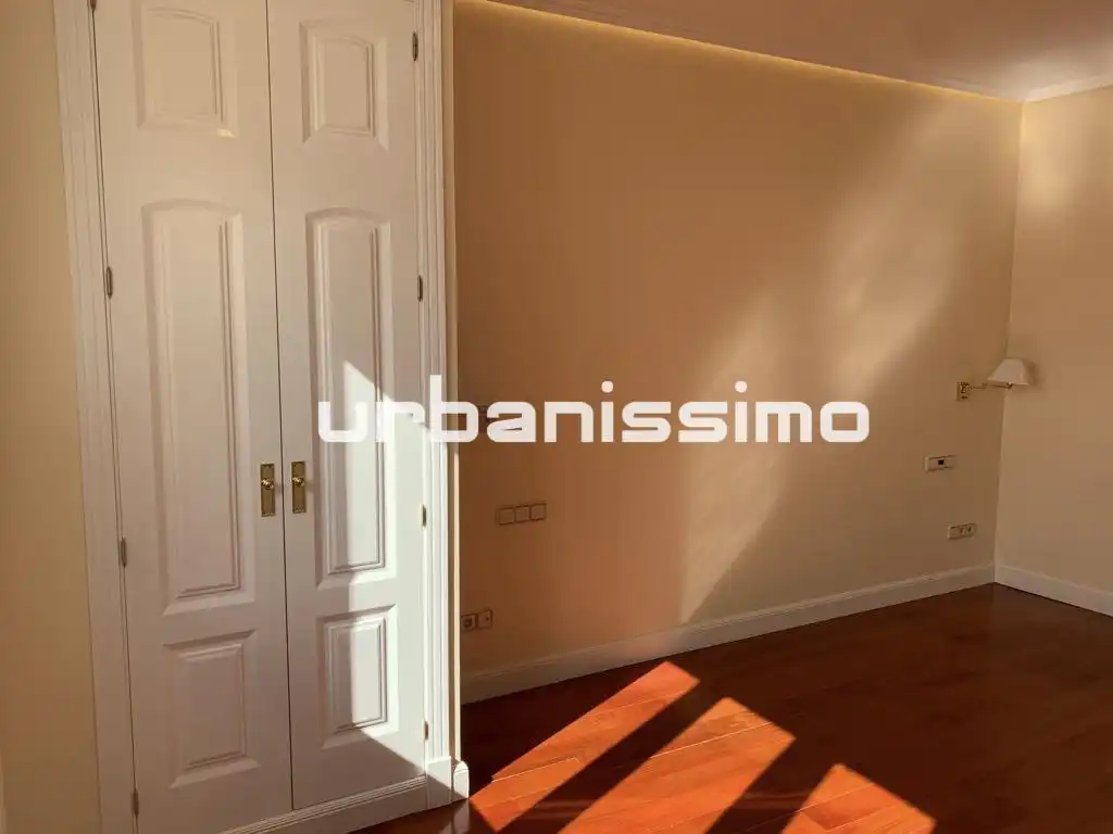 Außenansicht von Wohnung zur Miete in Madrid mit Klimaanlage und Heizung