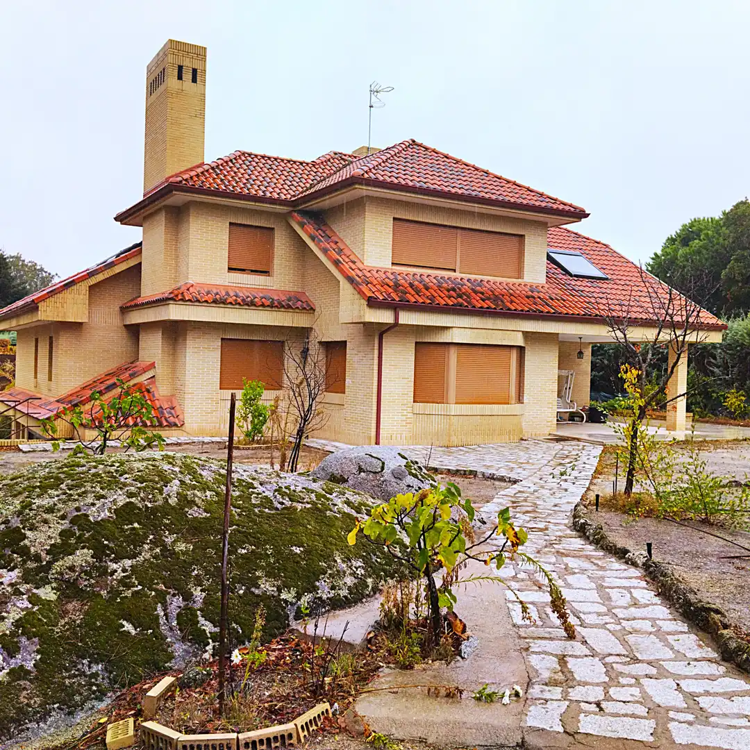 Exterior view of Houses for sale in El Escorial  with Heating, Private garden and Parquet flooring