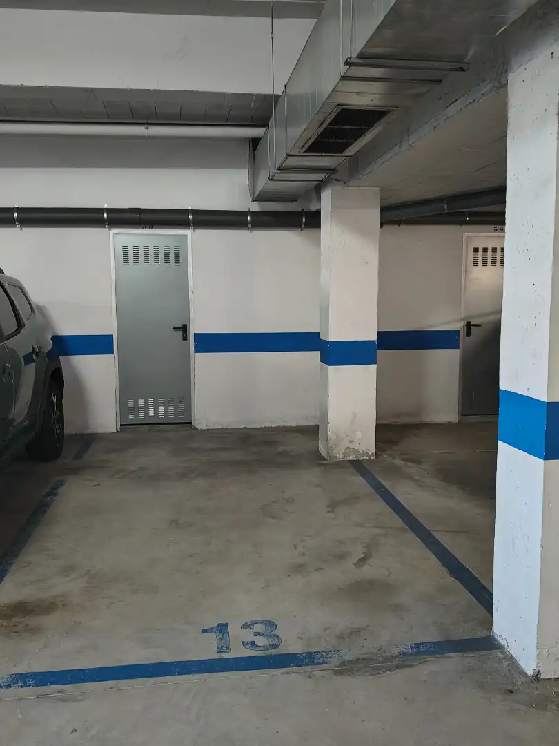 Parking de Piso en venta en O Carballiño   con Calefacción, Parquet y Trastero