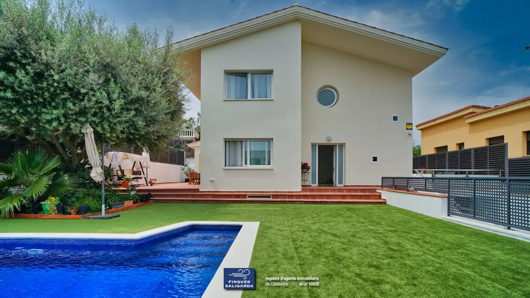 Casa con piscina en venta en Alella