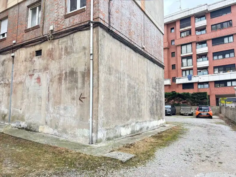 Vista exterior de Local en venta en Santander