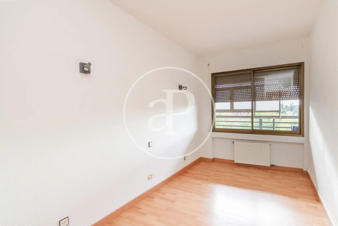 Habitación de Piso en venta en Madrid con Calefacción, Jardín privado y Terraza