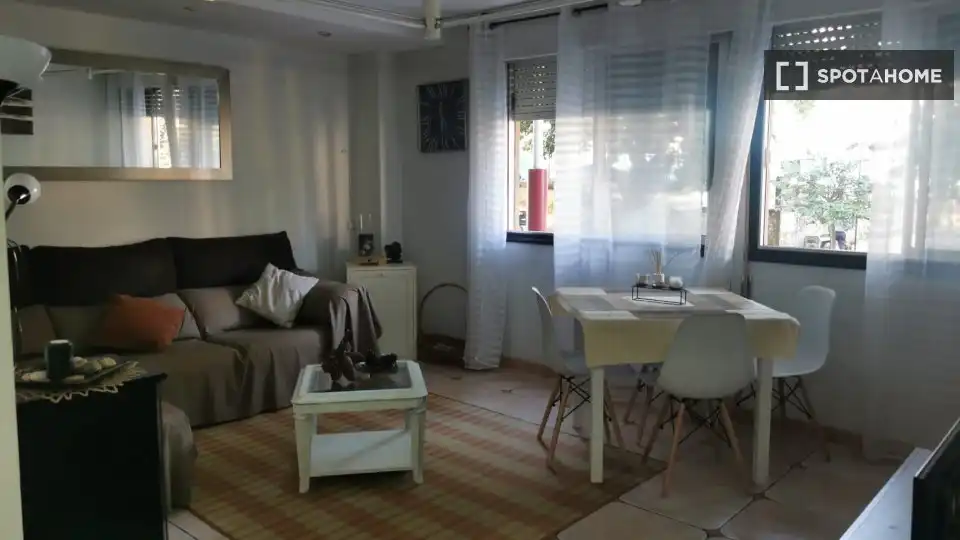 Bedroom of Flat for rent in Vigo   with Air Conditioner, Heating and Furnished