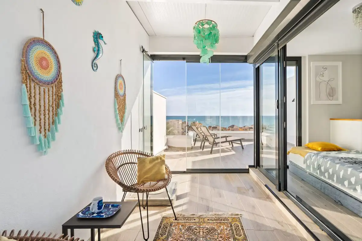 Terrasse von Einfamilien-Reihenhaus zum Verkauf in Fuengirola mit Klimaanlage, Heizung und Terrasse