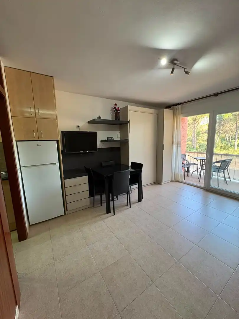 Sala d'estar de Apartament en venda en Pals amb Aire condicionat, Moblat i Piscina comunitària