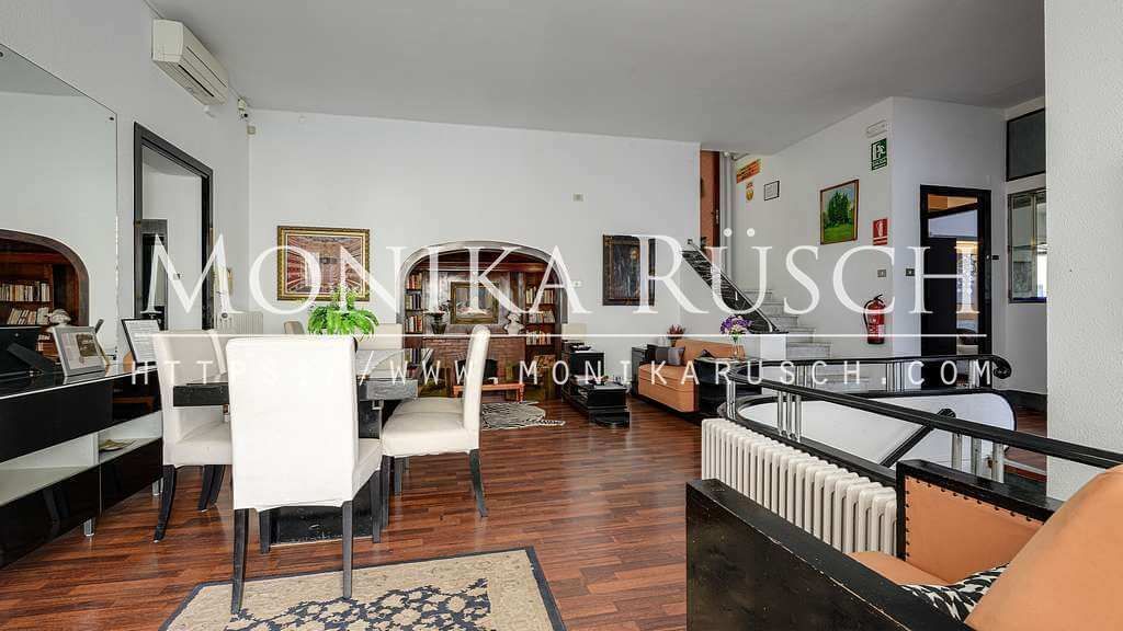 Living room of House or chalet for sale in  Barcelona Capital  with Air Conditioner, Heating and Swimming Pool