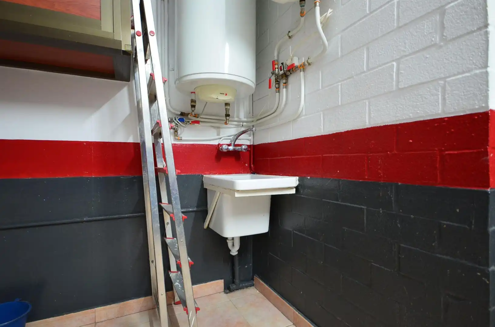 Bathroom of Detached homes for sale in Zaragoza