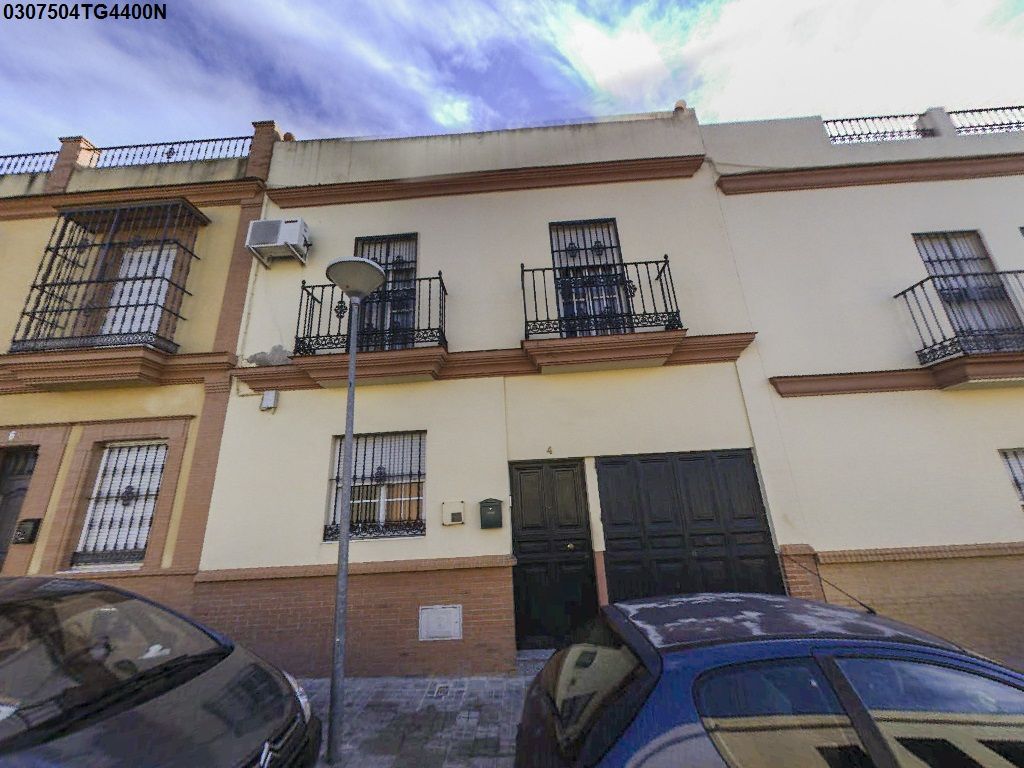Vista exterior de Piso en venta en  Sevilla Capital