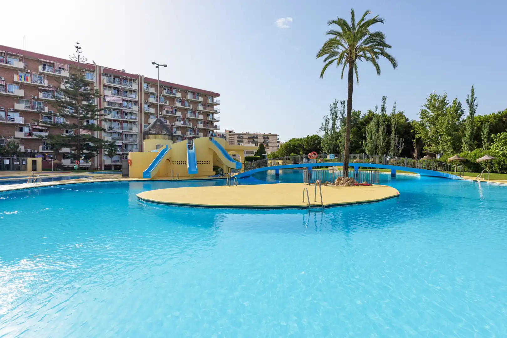 Vivienda con piscina en venta en Avenida Gamonal, imagen 2