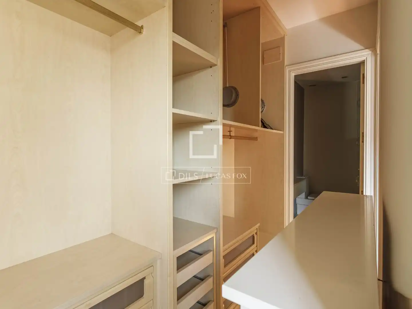 Schlafzimmer von Dachboden zur Miete in Madrid mit Klimaanlage, Heizung und Parkett