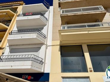 Pis amb ascensor en venda a Avinguda de Rhode