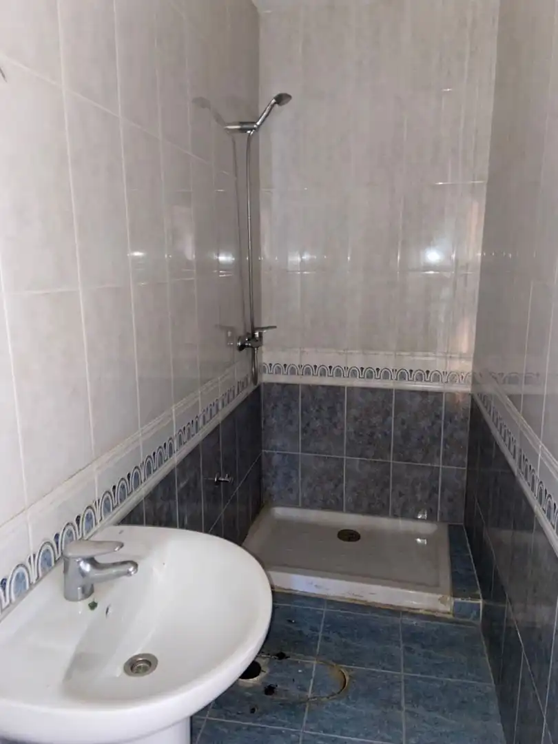 Baño de Casa adosada en venta en Villarrubia de los Ojos con Calefacción, Terraza y Trastero