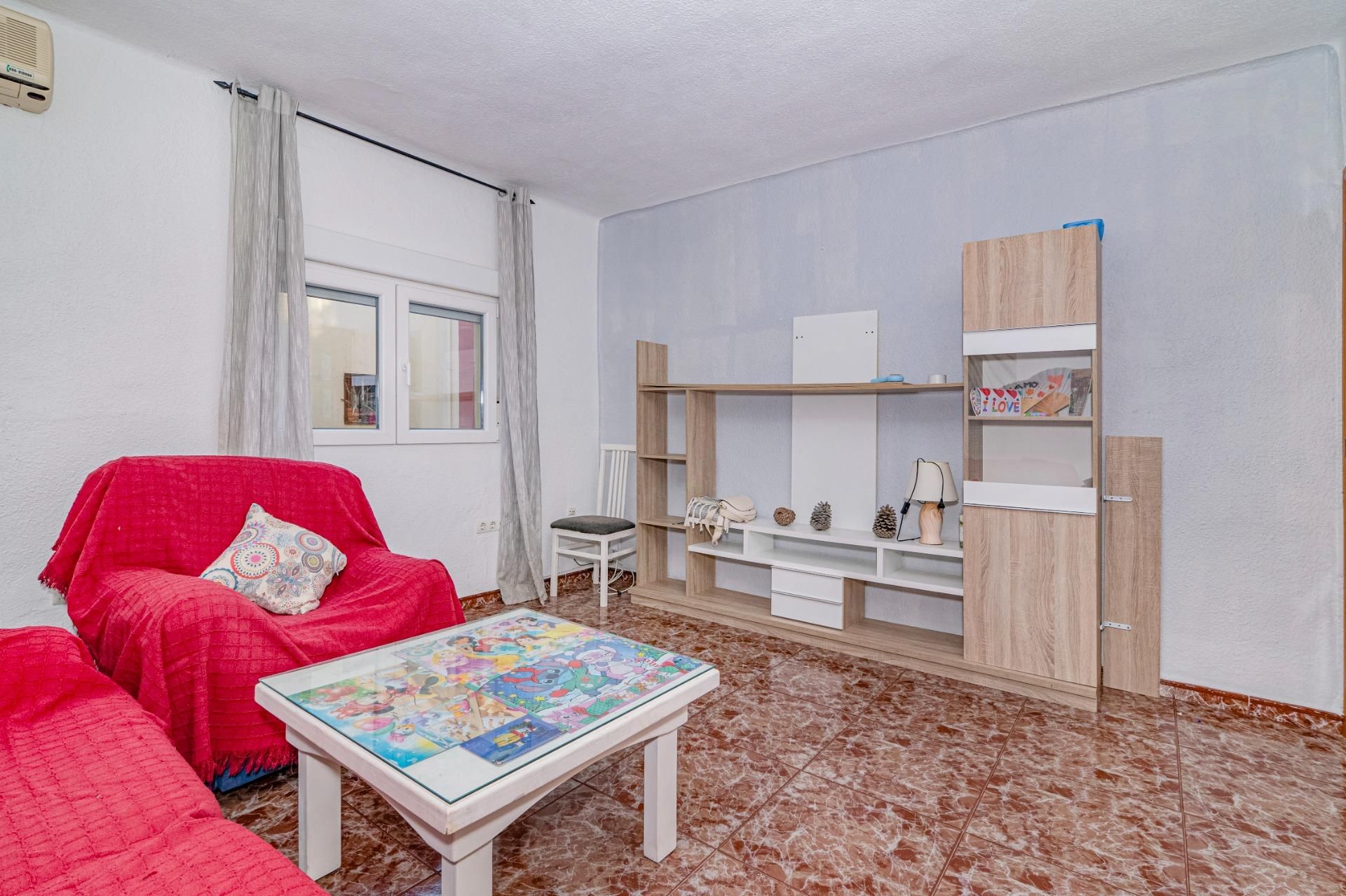 Living room of Flat to rent in  Granada Capital  with Air Conditioner and Terrace