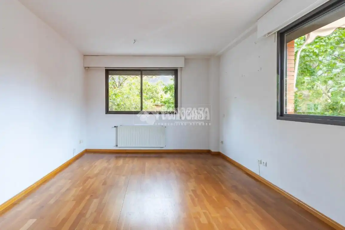 Bedroom of Flat for sale in Madrid  with Heating, Parquet flooring and Storage room