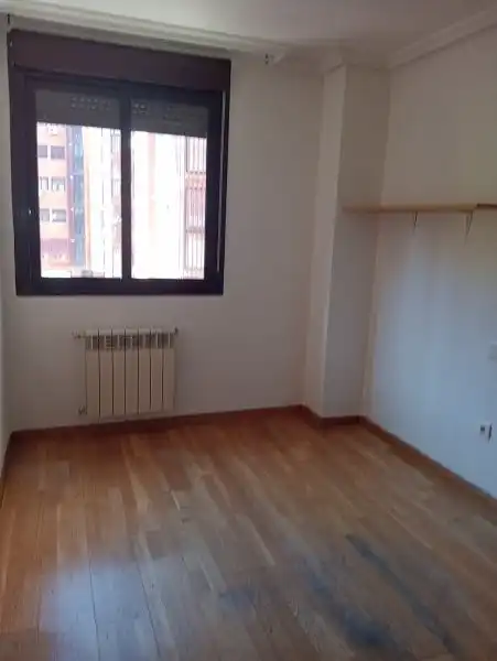 Bedroom of Flat for sale in Madrid  with Storage room