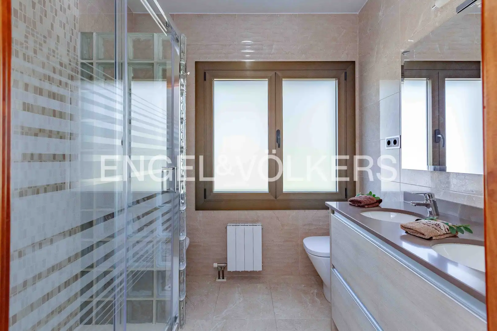 Baño de Casa o chalet de alquiler en Llinars del Vallès con Aire acondicionado, Calefacción y Jardín privado