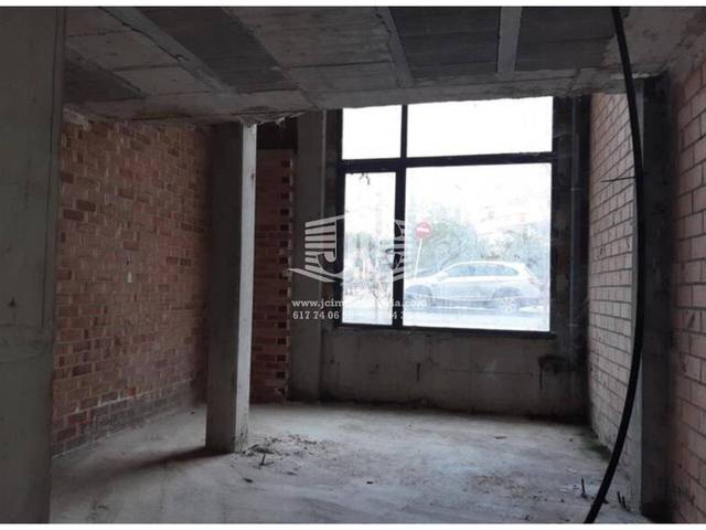 Local comercial en Venta en Calle Barcelona en Valletes - Xiribecs