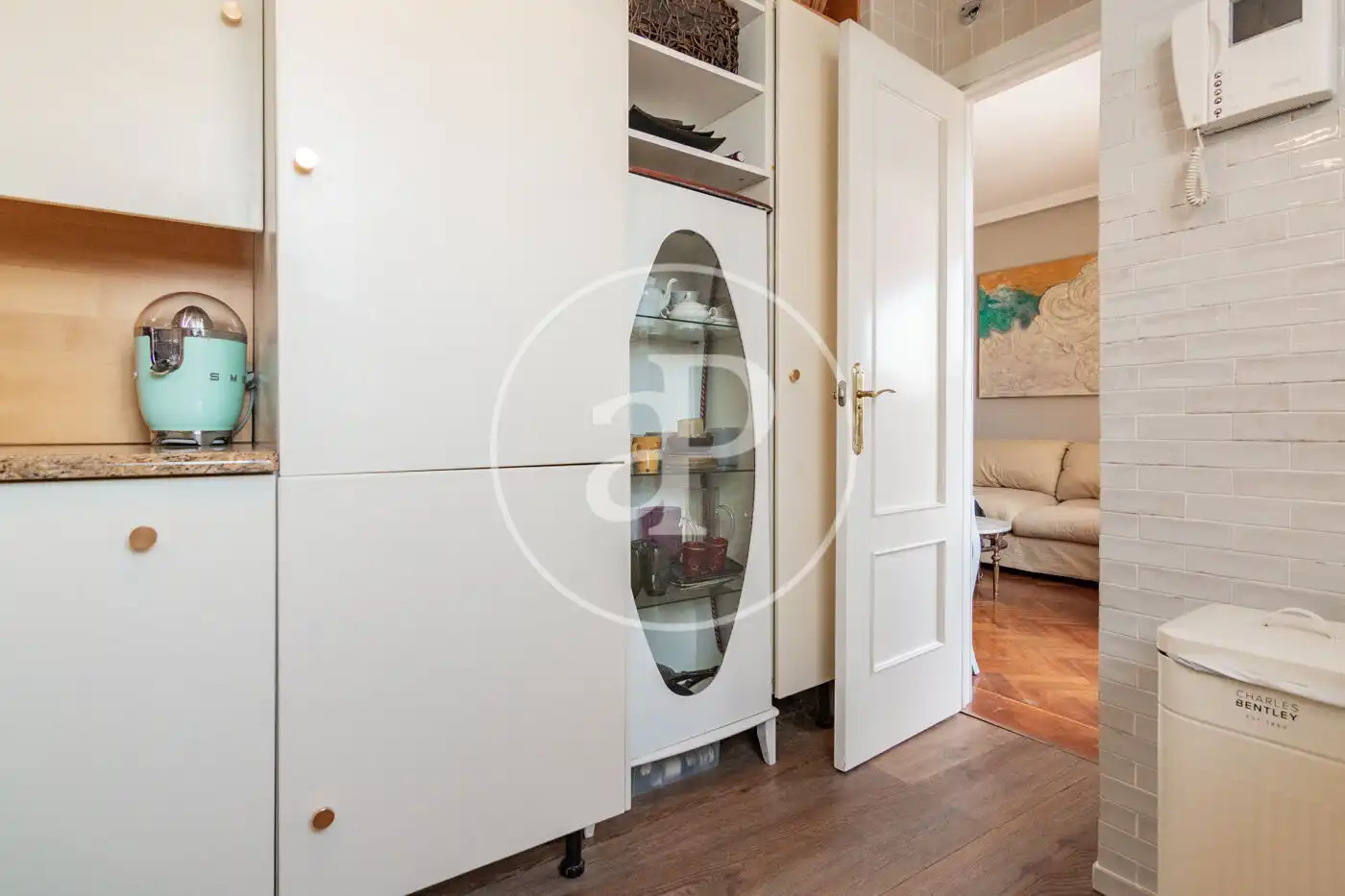 Sala d'estar de Àtic de lloguer en Madrid amb Aire condicionat, Calefacció i Jardí privat
