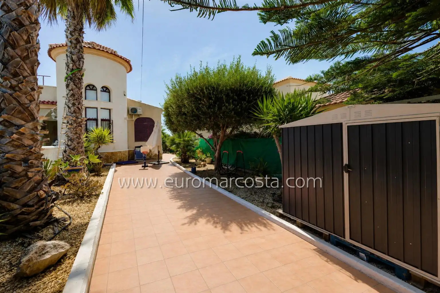 Chalet con piscina en venta en Calle José Carreras, imagen 5