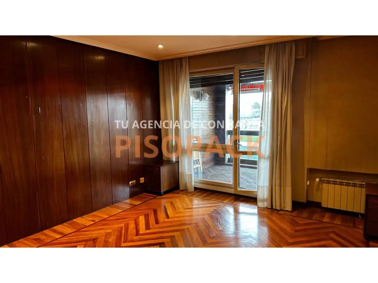 Habitación de Piso en venta en  Pamplona / Iruña con Calefacción, Terraza y Balcón