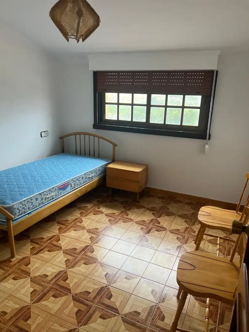 Dormitori de Casa o xalet en venda en Arteixo amb Jardí privat, Parquet i Terrassa