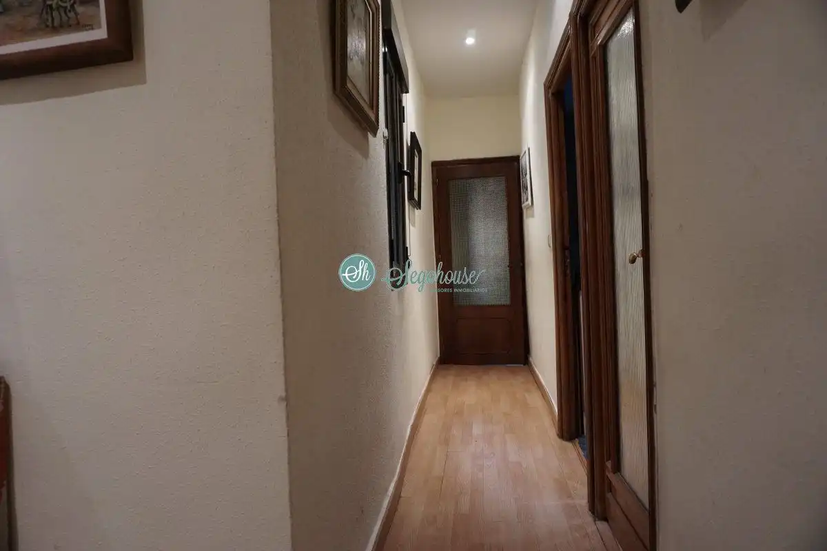 Piso en venta en Segovia con Calefacción, Parquet y Terraza