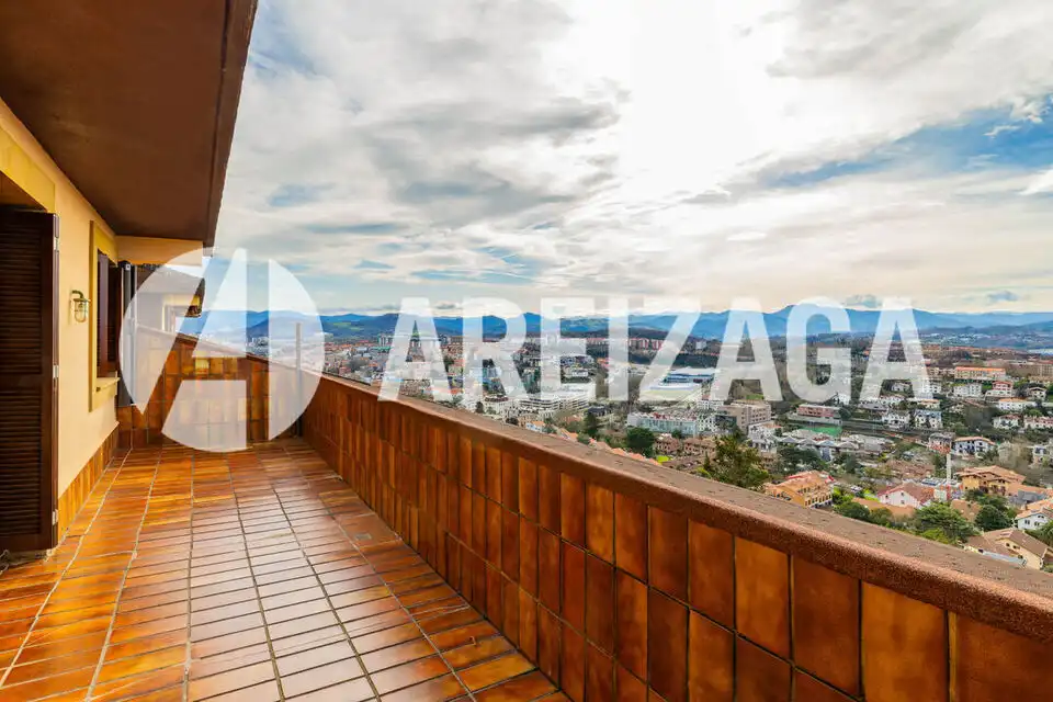 Terraza de Piso en venta en Donostia - San Sebastián  con Calefacción, Terraza y Trastero