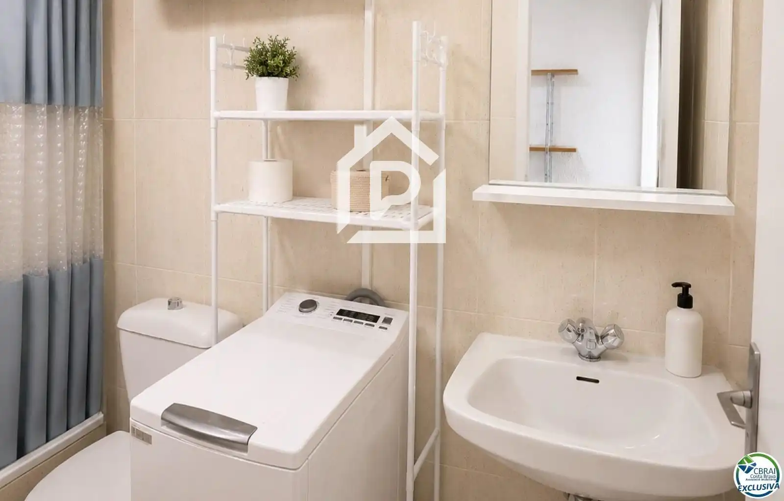 Baño de Piso en venta en Empuriabrava con Calefacción, Terraza y Amueblado