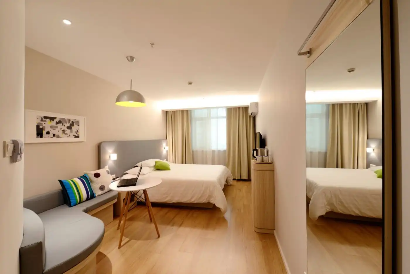Habitación de Local en venta en Arteixo con Aire acondicionado