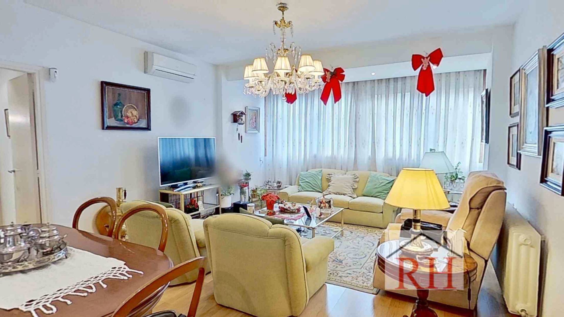 Living room of Flat for sale in  Madrid Capital  with Air Conditioner, Heating and Furnished