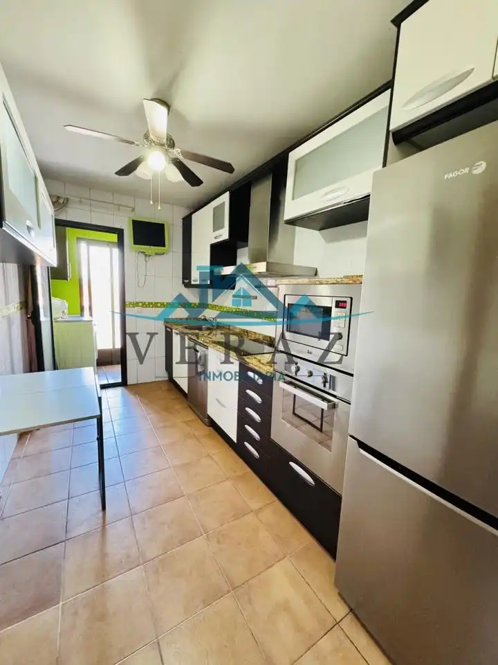 Cocina de Dúplex en venta en Talavera de la Reina con Aire acondicionado, Calefacción y Parquet