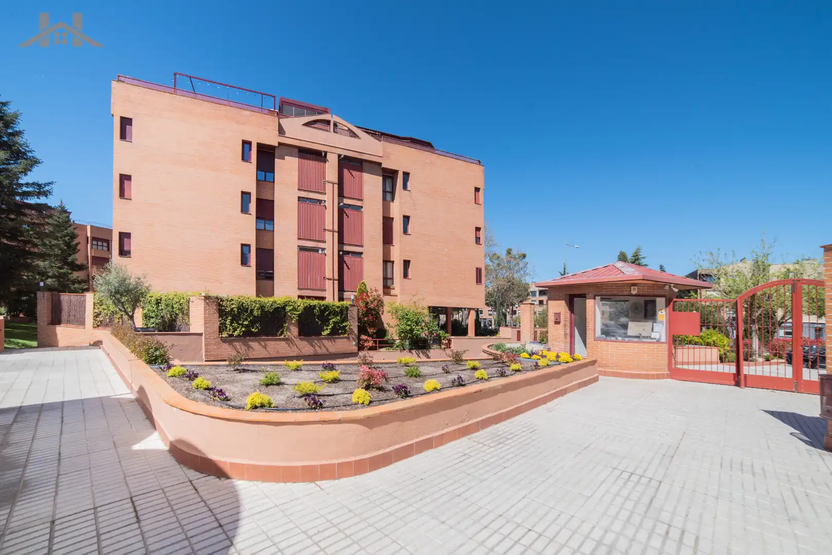 Vista exterior de Pis en venda en Pozuelo de Alarcón amb Aire condicionat, Calefacció i Terrassa