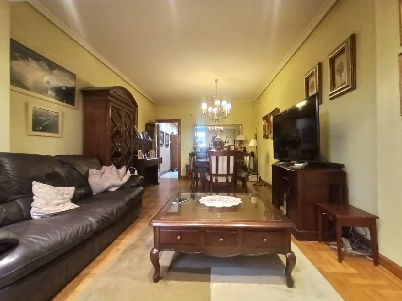 Living room of Single-family semi-detached for sale in Burgos Capital  with Heating, Private garden and Parquet flooring