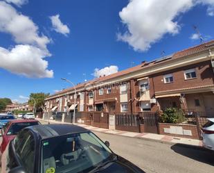 Exterior view of Single-family semi-detached for sale in Azuqueca de Henares  with Air Conditioner