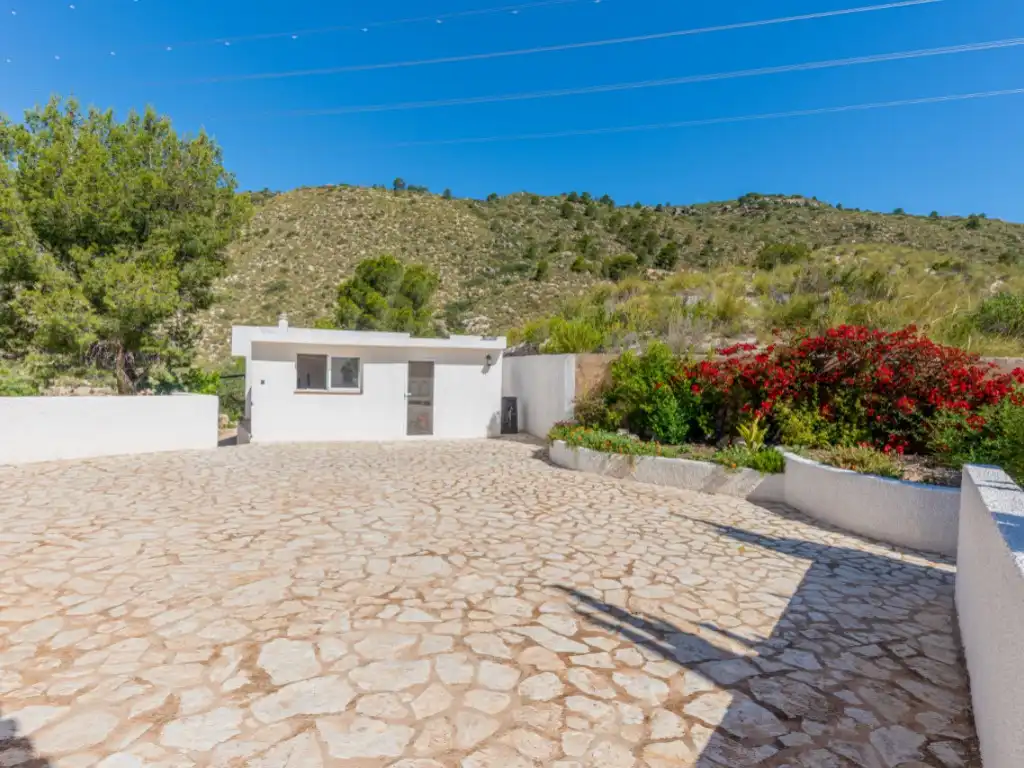 Vista exterior de Casa o xalet en venda en Aigües amb Terrassa, Piscina i Forn