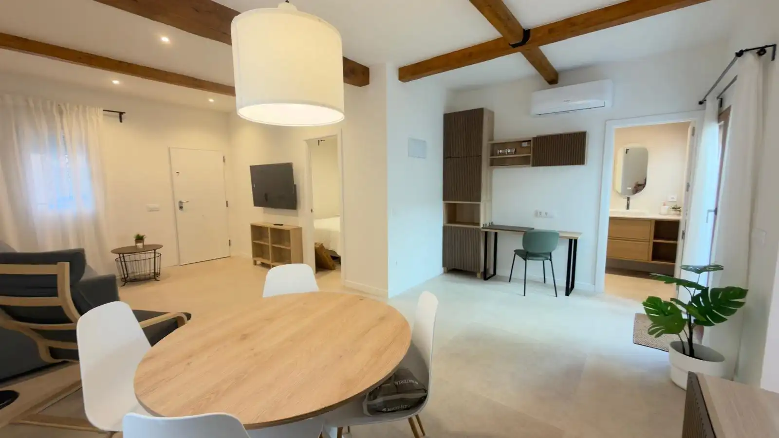 Living room of Houses for sale in Alaquàs  with Air Conditioner, Terrace and Furnished