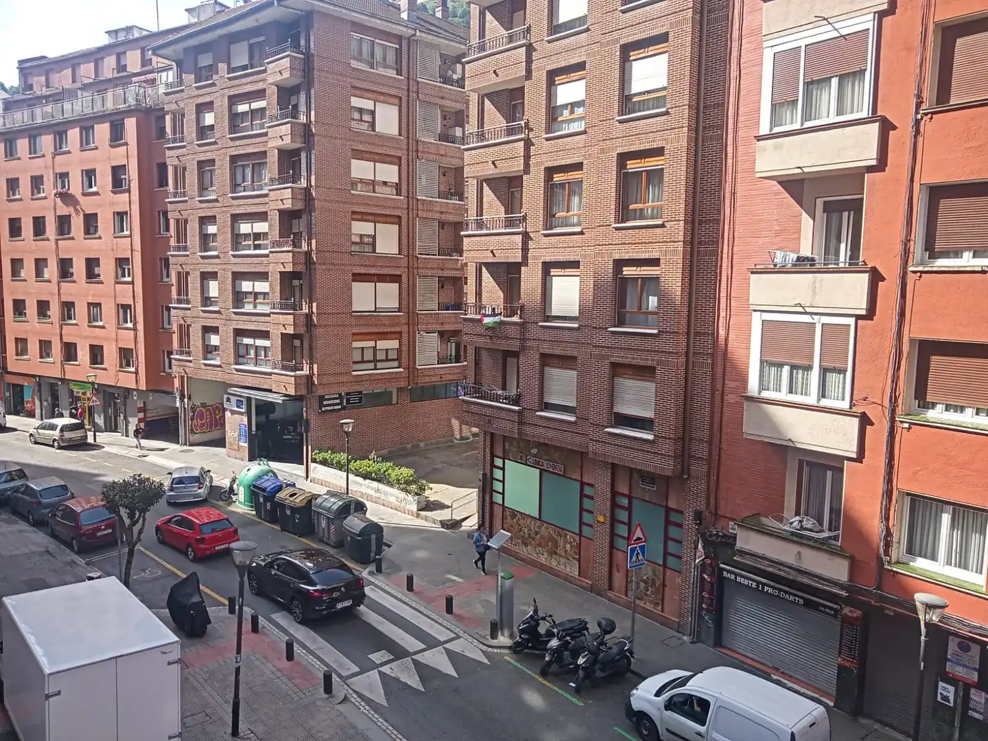 Vista exterior de Pis en venda en Bilbao  amb Calefacció, Terrassa i Moblat