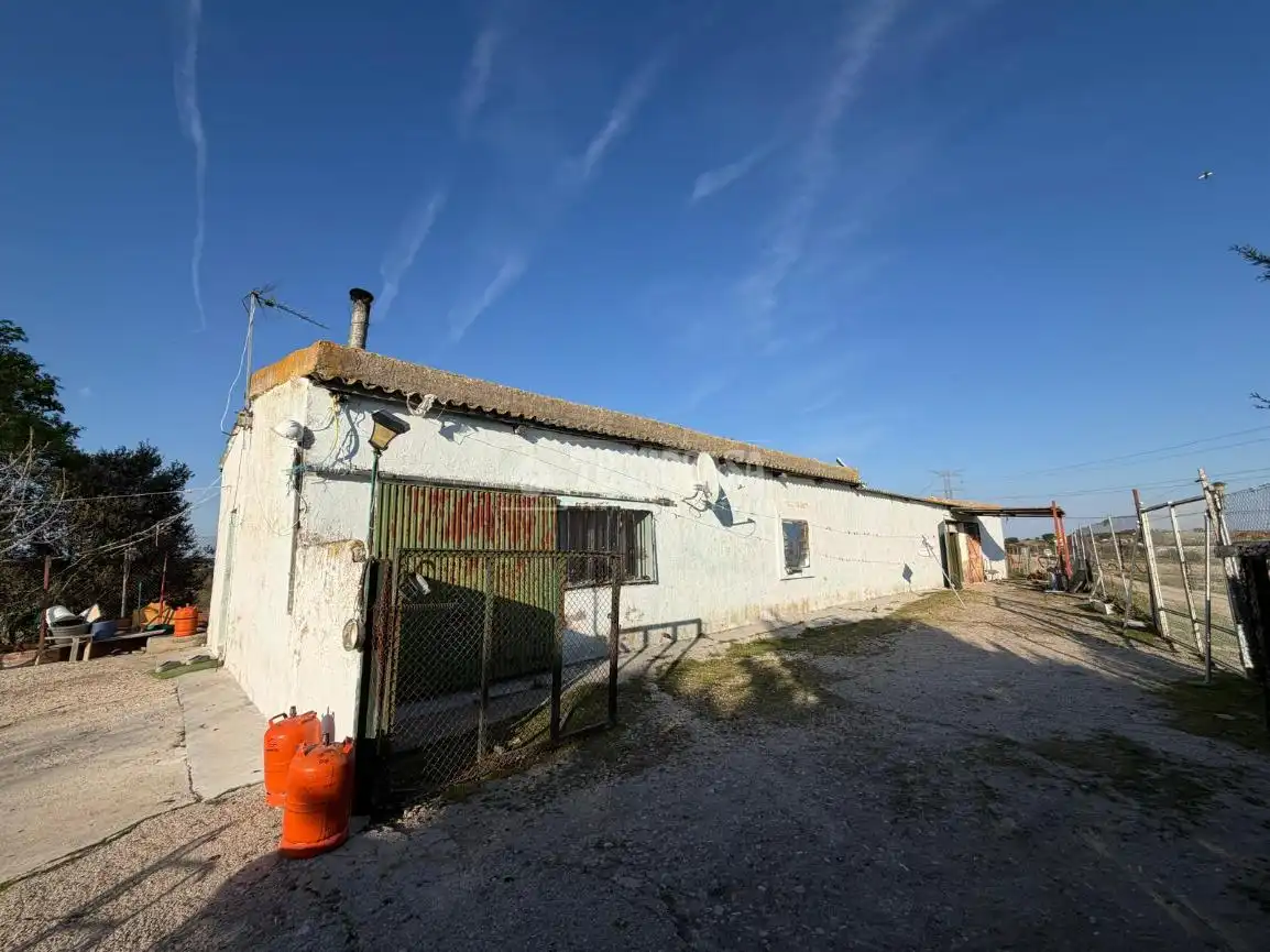 Vista exterior de Finca rústica en venta en Navalcarnero