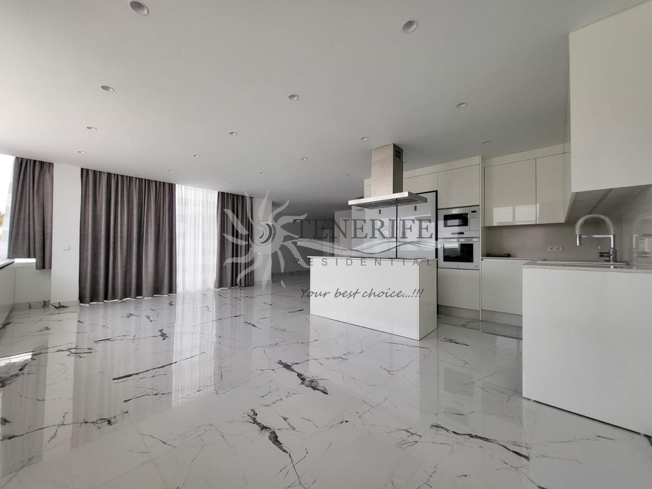 Vista exterior de Planta baja en venta en Arona con Aire acondicionado y Terraza