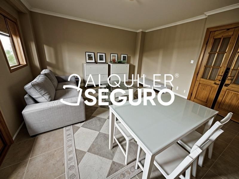 Sala d'estar de Pis de lloguer en Puertollano amb Terrassa i Moblat