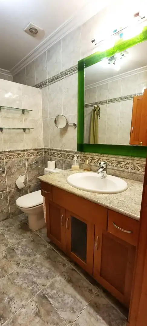 Badezimmer von Wohnung zum Verkauf in Elche / Elx mit Klimaanlage und Abstellraum