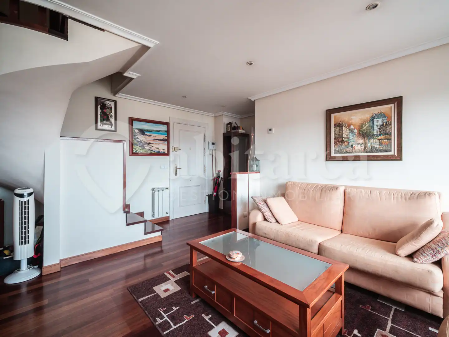Sala d'estar de Dúplex en venda en La Pereda
