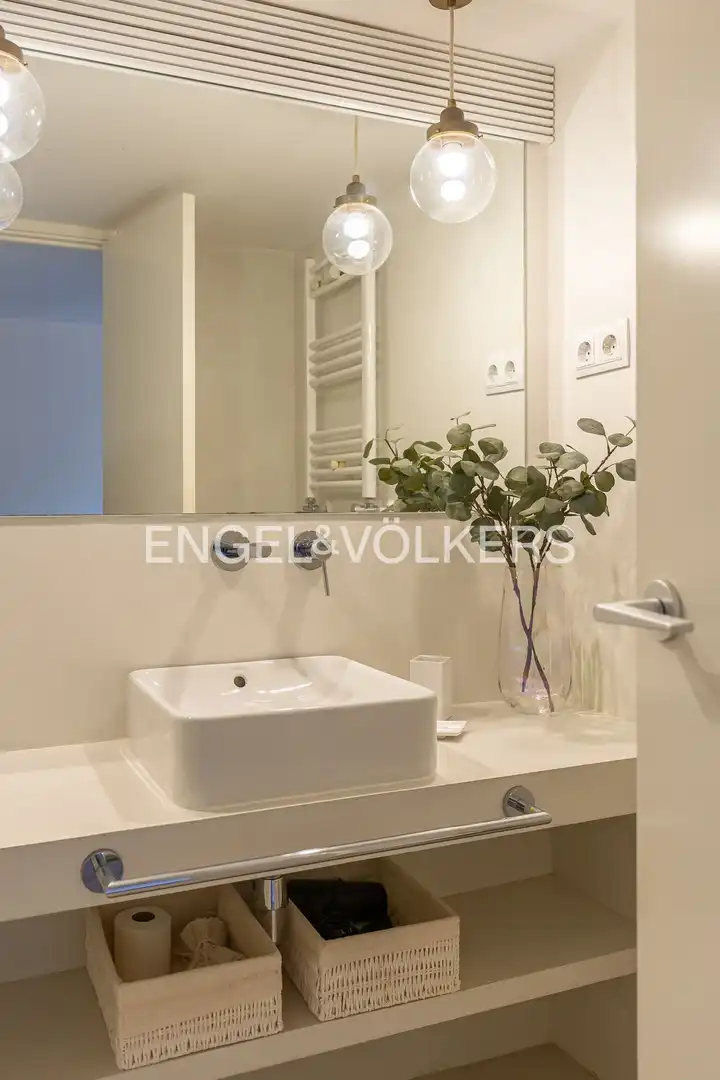 Bathroom of Flat for rent in Madrid  with Air Conditioner, Heating and Terrace